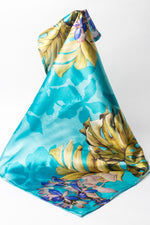 Pañoleta Azul en Satín con Estampado Floral - Pañoletas